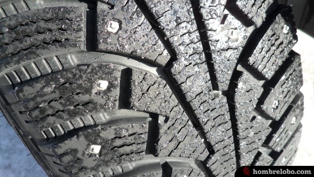 Ruedas de clavos SAM 0393 En carreteras finlandesas con ruedas de clavos