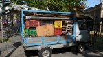 Una camioneta con fruta
