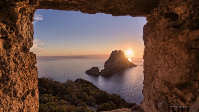 Luces de Ibiza [vídeo] - hombrelobo